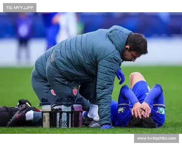 南野拓实法国杯重伤离场，膝伤疑似严重